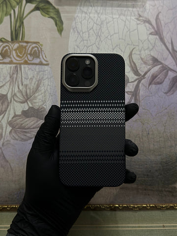 Pitaka Carbon Case with MagSafe for iPhones