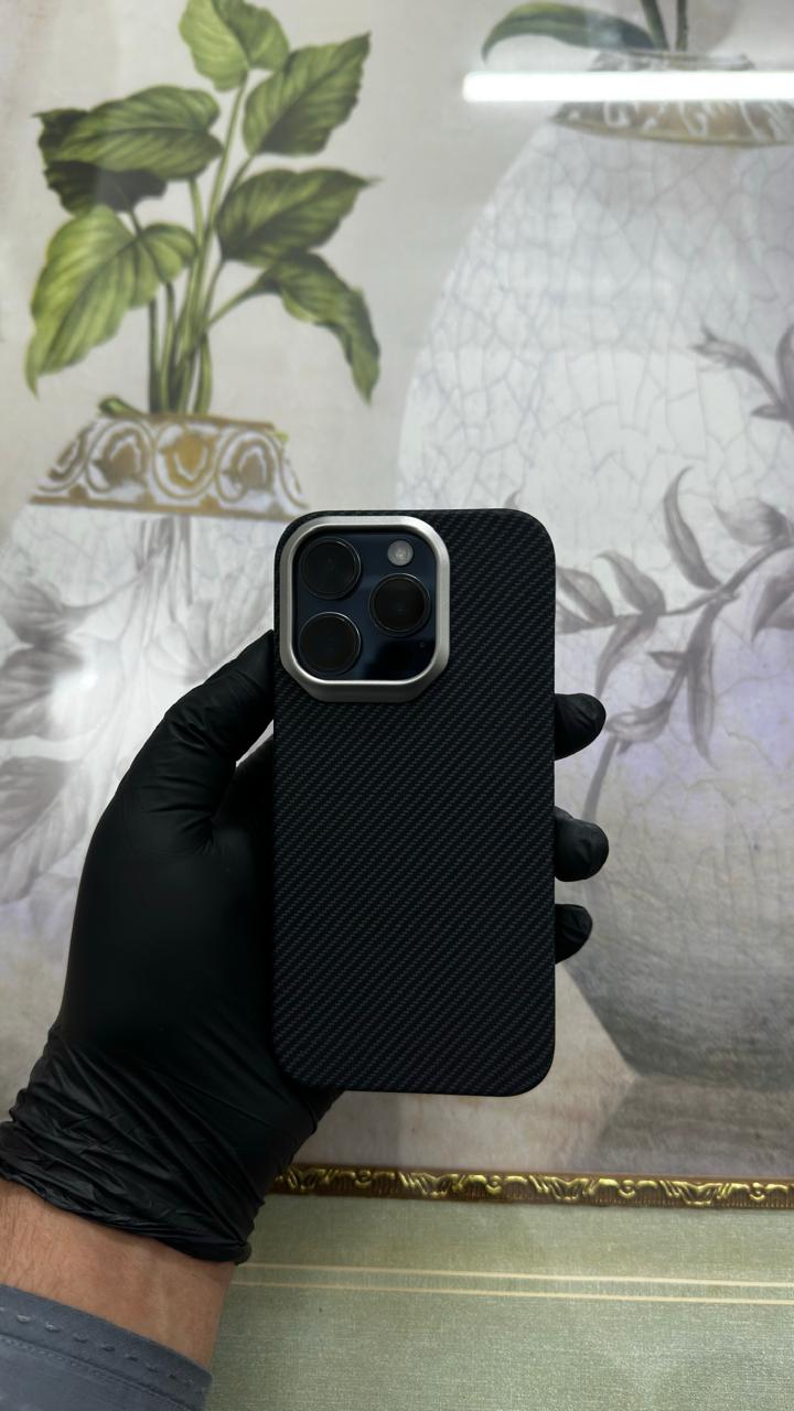 Pitaka Carbon Case with MagSafe for iPhones